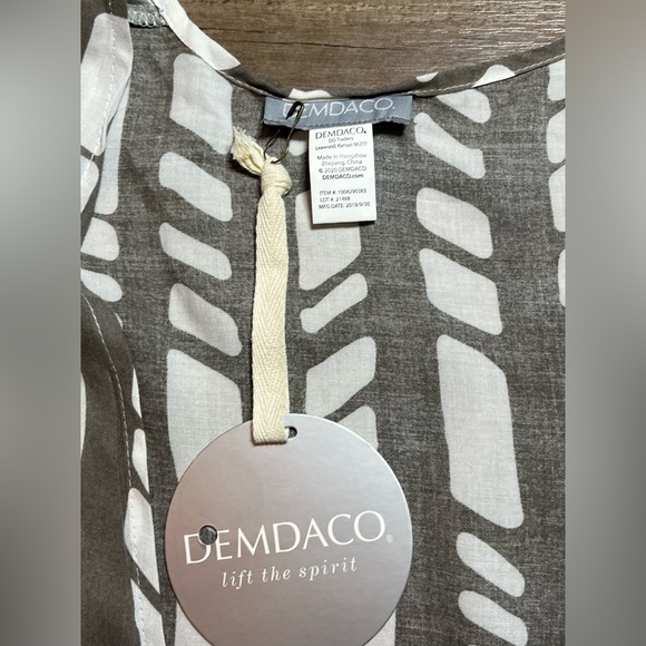 NWT Demdaco Tie Front Duster in Taupe & White OS - Picture 7 of 12